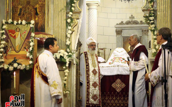 قداس عيد القيامة بالكاتدرائية المرقسية بالإسكندرية   (34)