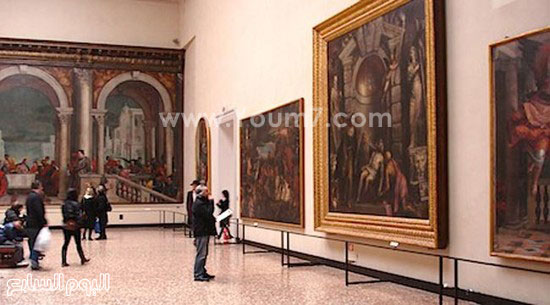 أوكرانيا تستعيد 17 لوحة فنية سرقت من متحف بإيطاليا (1)