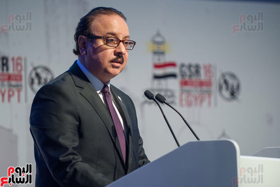 1ياسر القاضى يقترح إقامة المؤتمر الدولى للاتصالات الراديوية بمصر (1)
