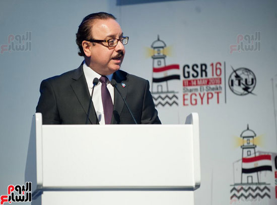 1ياسر القاضى يقترح إقامة المؤتمر الدولى للاتصالات الراديوية بمصر (2)