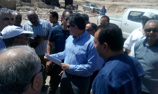 وصول وزير الآثار إلى محافظة الأقصر (4)