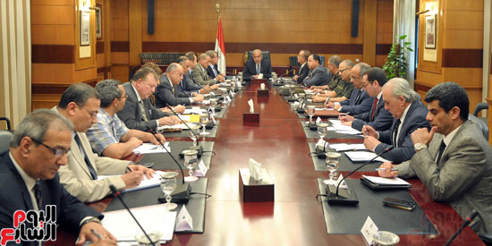 اجتماع-المهندس-شريف-إسماعيل-رئيس-مجلس-الوزراء-(3)