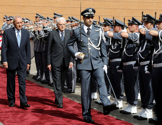 الرئيس الإيطالى يصل لبنان ويتفقد قوات بلاده العاملة فى اليونيفيل (2)