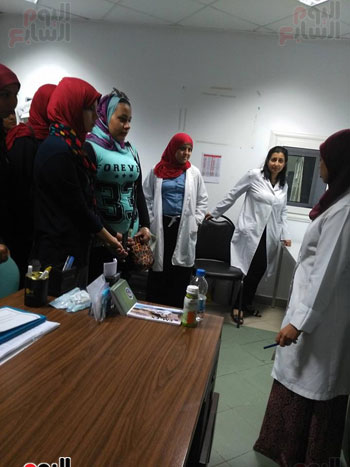 الاتحاد المصرى لطلاب الصيدلة بجامعة بدر يزور المركز الطبى العالمى (1)