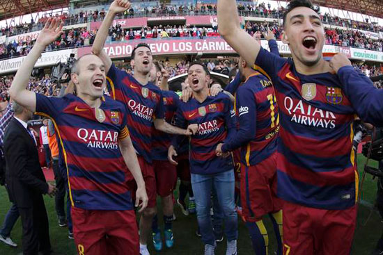الجماهير تحتفل بفوز برشلونة (13)