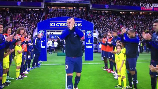 ممر شرفى وتيفو رائع فى ليلة وداع إبراهيموفيتش بباريس (3)