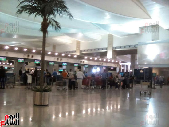 انتظام رحلات مصر للطيران بعد حل أزمة الطيارين (1)