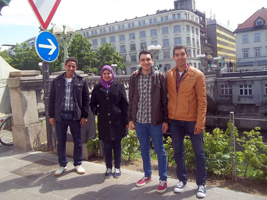فريق طلاب هندسة القاهرة (2)