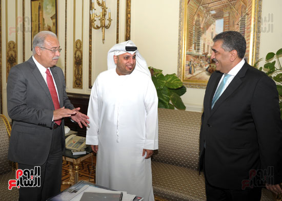 رئيس الوزراء يلتقى مدير غرفة عمليات المكتب التنسيقى للمشاريع الإماراتية بمصر (3)
