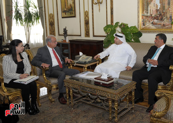رئيس الوزراء يلتقى مدير غرفة عمليات المكتب التنسيقى للمشاريع الإماراتية بمصر (4)