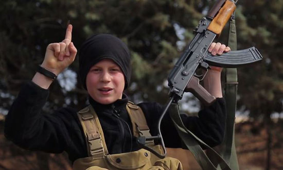 أطفال-داعش-يعدمون-سوريين-(10)
