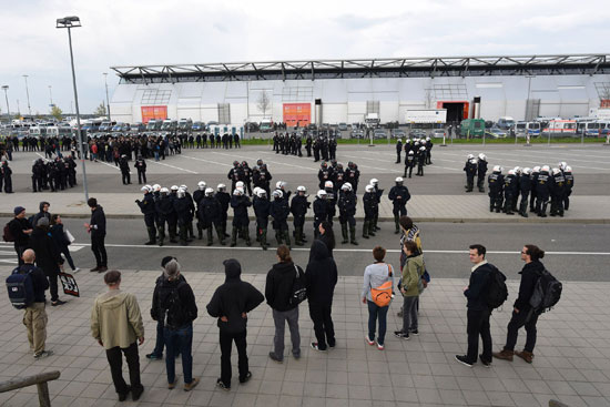 اشتباكات بين متظاهرين والشرطة الألمانية (1)