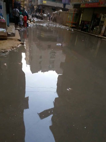مياه الصرف الصحى تغرق شوارع فيصل (4)