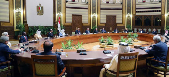 الرئيس السيسى خلال اجتماعه مع وزراء الشباب العرب  (1)
