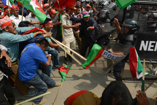 احتجاجات فى نيبال (11)