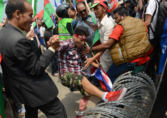 احتجاجات فى نيبال (5)