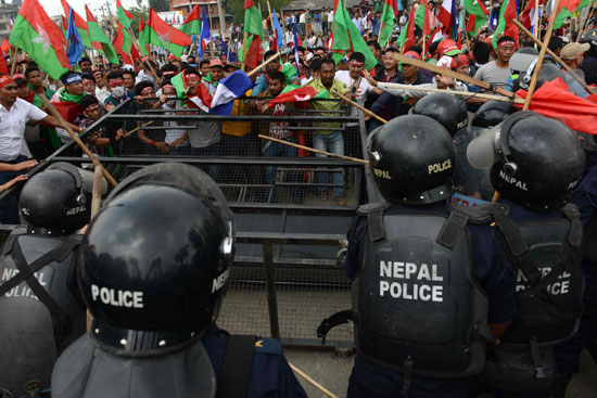 احتجاجات فى نيبال (12)