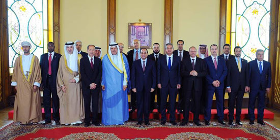 الرئيس-السيسي-يلتقي-وزراء--الشباب-والرياضة-العرب-(1)