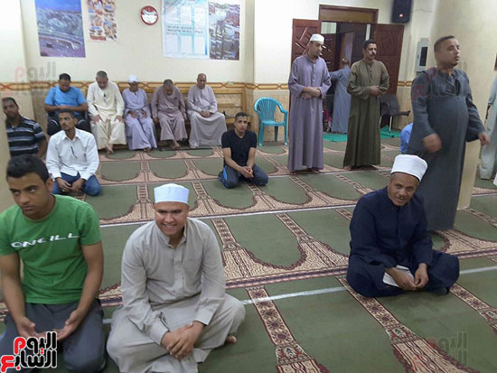 مدير إدارة أوقاف بندر الأقصر يتفقد القوافل الدعوية بـ17 مسجد بمنطقة الكرنك (1)
