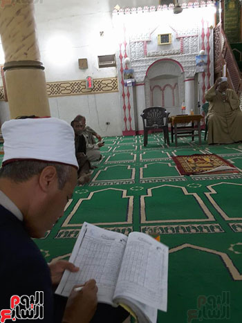 مدير إدارة أوقاف بندر الأقصر يتفقد القوافل الدعوية بـ17 مسجد بمنطقة الكرنك (2)