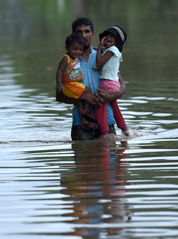 فيضانات سريلانكا  (8)