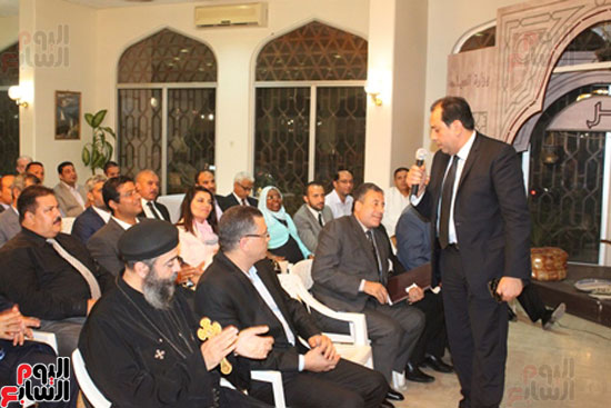 مساعد وزير الخارجية الرئيس شدد على إعطاء أولوية للمصريين فى الخارج (15)