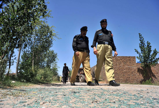 مقتل شرطى فى تفجيرين شمال غرب باكستان (2)