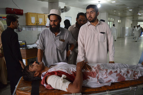 مقتل شرطى فى تفجيرين شمال غرب باكستان (4)