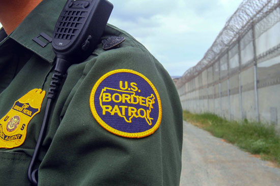 إجراءات أمنية مشدد على الشريط الحدودى بين أمريكا والمكسيك (16)
