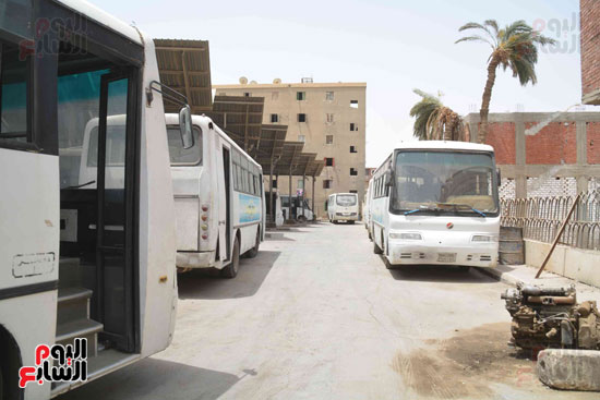 محافظ المنيا يقيل مدير مشروع النقل الجماعى (2)