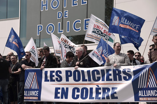 الشرطة الفرنسية تتظاهر (3)