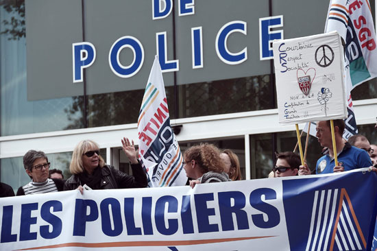 الشرطة الفرنسية تتظاهر (4)