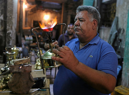 ورشة صغيرة فى مصر تُحافظ على صناعة مواقد بريموس التقليدية (1)