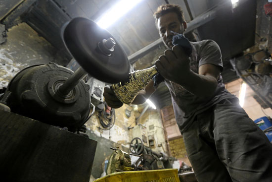 ورشة صغيرة فى مصر تُحافظ على صناعة مواقد بريموس التقليدية (5)