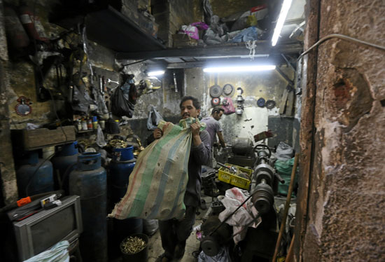 ورشة صغيرة فى مصر تُحافظ على صناعة مواقد بريموس التقليدية (8)