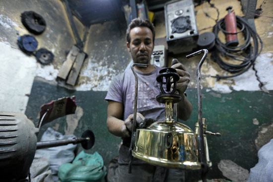 ورشة صغيرة فى مصر تُحافظ على صناعة مواقد بريموس التقليدية (9)