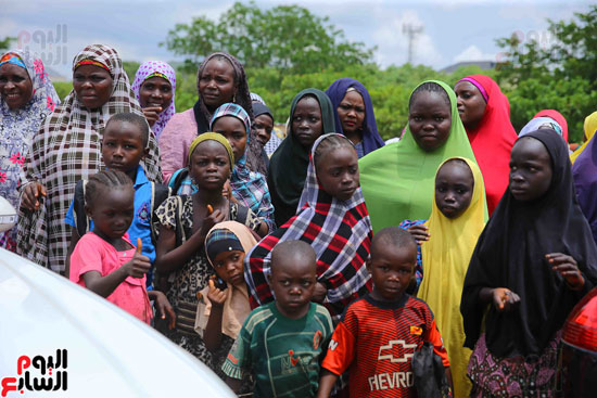 شيخ الأزهر يزور مخيم اللاجئين بالعاصمة النيجيرية أبوجا (15)