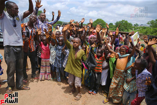 شيخ الأزهر يزور مخيم اللاجئين بالعاصمة النيجيرية أبوجا (17)