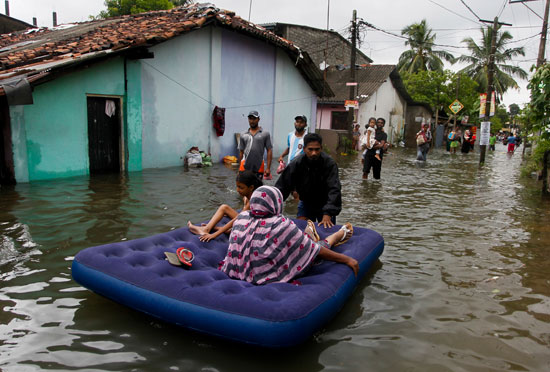 فيضانات سريلانكا (5)