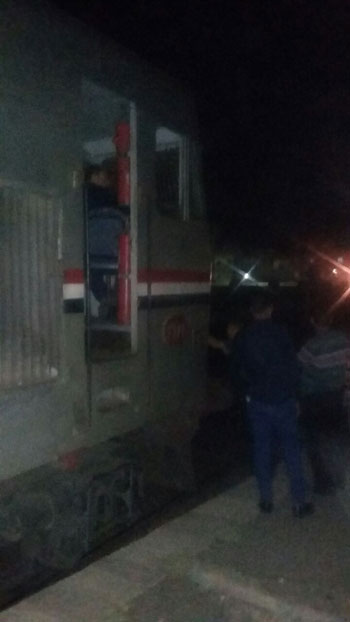 تعطل القطار المتجه إلى الزقازيق فى محطة رماده بالقرب من قليوب (2)