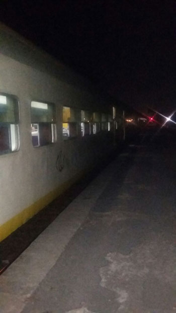 تعطل القطار المتجه إلى الزقازيق فى محطة رماده بالقرب من قليوب (5)