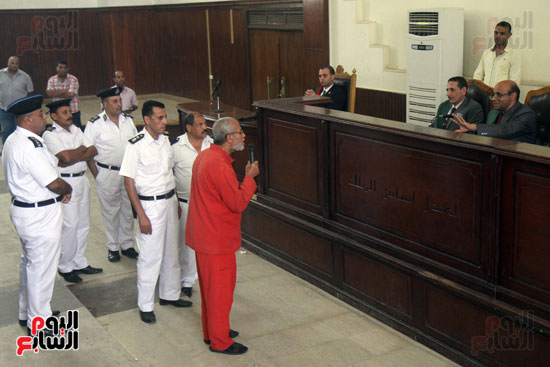 قضية محاكمة محمد بديع (4)