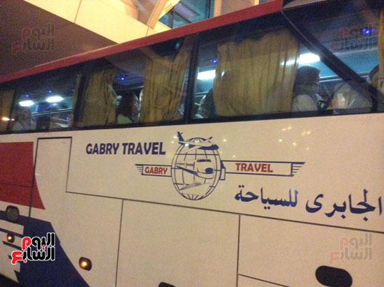 مطار القاهرة يستقبل 243 سائحًا أمريكيًا لزيارة المعالم التاريخية بمصر (5)