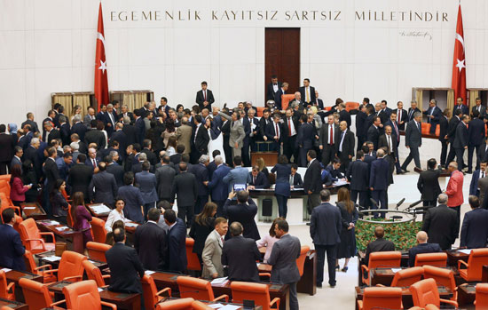 تصويت حاسم فى البرلمان التركى لرفع الحصانة عن نواب الأكراد (14)