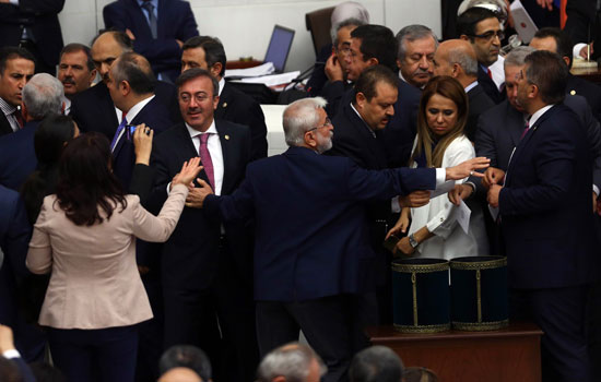 تصويت حاسم فى البرلمان التركى لرفع الحصانة عن نواب الأكراد (6)