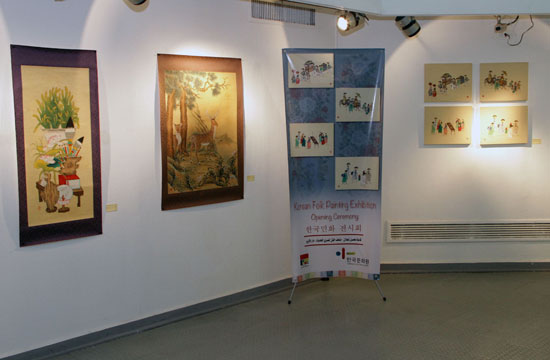 المركز الثقافى الكورى يقيم ورشة عمل لتعليم فن المينهوا (28)