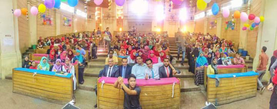 إدارة الأعمال بتجارة القاهرة يقيم حفل تكريم لطلابه (1)
