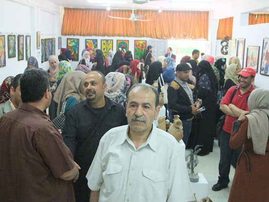 معرض فلسطينى يرصد الأوضاع السياسية بلوحات فنية (3)