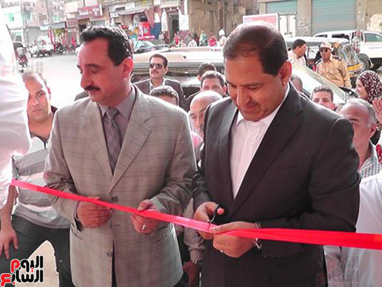 محافظ الغربية يفتتح معرض أسواق تحيا مصر بالمحلة (1)
