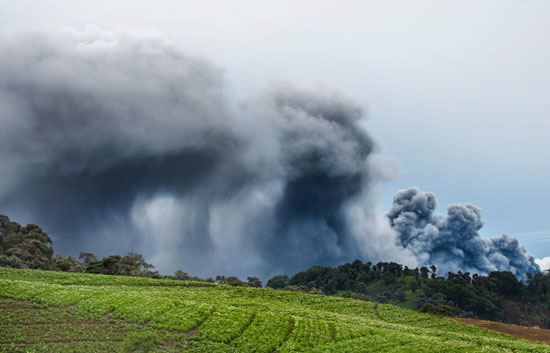 .ثوران بركان وسط كوستاريكا (19)